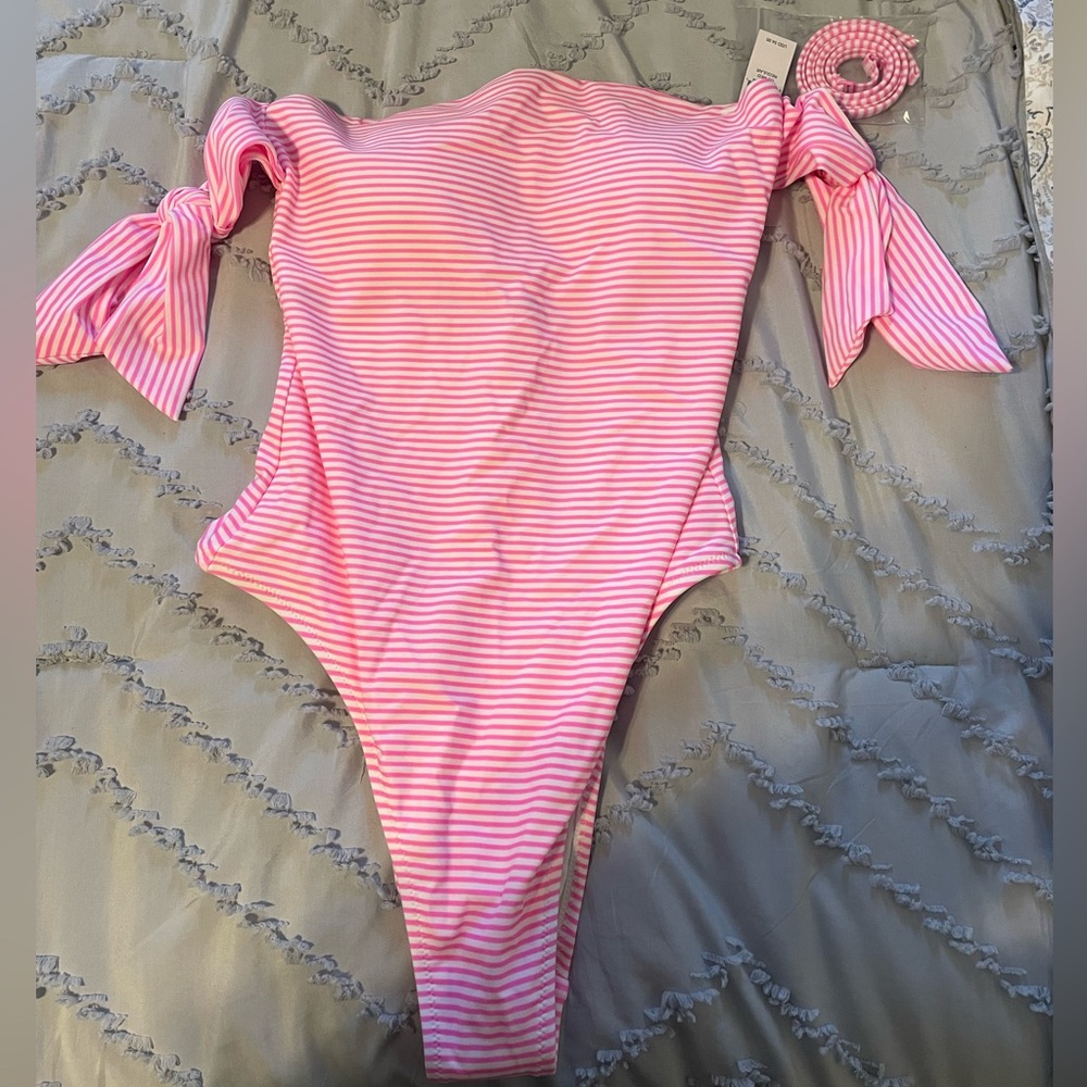 Aerie one piece with strap